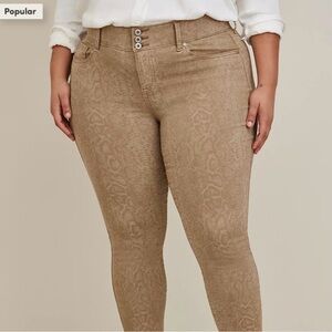 NWT Torrid Tan Jeggings with Snakeskin Pattern 18R